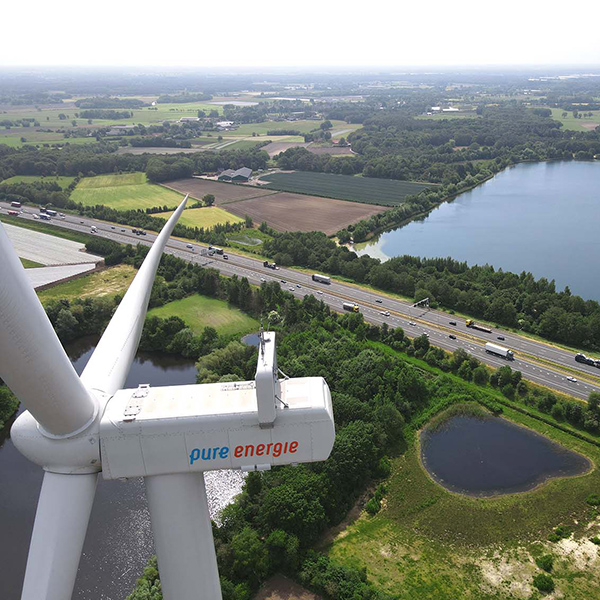 Ondernemers en bewoners van Reusel-Zuid hebben zich in 2016 verenigd met de ambitie een windmolenpark te realiseren van 11 windturbines. Lighthouse Projects is benaderd voor de ontwikkeling en realisatie van dit windmolenpark.