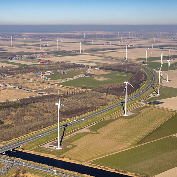 Ondernemers en bewoners van Reusel-Zuid hebben zich in 2016 verenigd met de ambitie een windmolenpark te realiseren van 11 windturbines. Lighthouse Projects is benaderd voor de ontwikkeling en realisatie van dit windmolenpark.