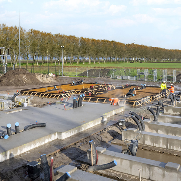 Ondernemers en bewoners van Reusel-Zuid hebben zich in 2016 verenigd met de ambitie een windmolenpark te realiseren van 11 windturbines. Lighthouse Projects is benaderd voor de ontwikkeling en realisatie van dit windmolenpark.